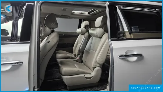 KIA CARNIVAL 9-SEATER PRESTIGE