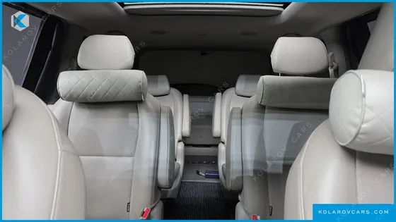 KIA CARNIVAL 9-SEATER PRESTIGE