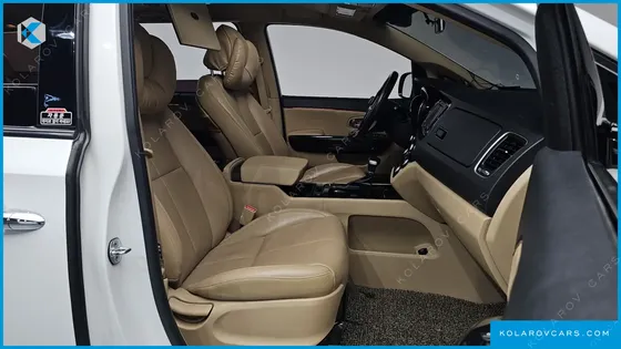 KIA CARNIVAL 7-SEATER LIMOUSINE