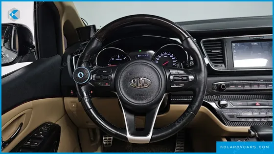 KIA CARNIVAL 7-SEATER LIMOUSINE