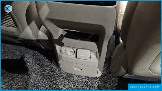 KIA CARNIVAL 7-SEATER LIMOUSINE