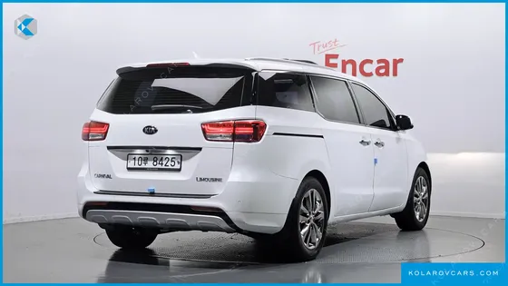 KIA CARNIVAL 7-SEATER LIMOUSINE