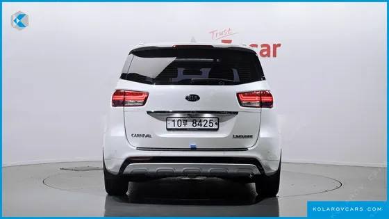 KIA CARNIVAL 7-SEATER LIMOUSINE