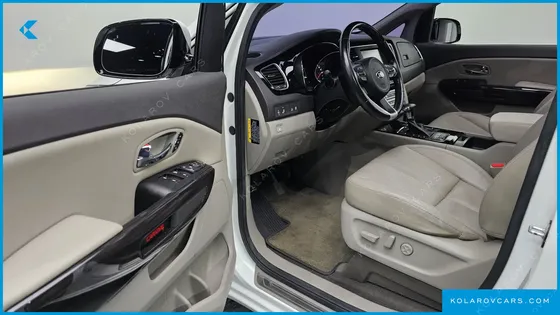 KIA CARNIVAL 7-SEATER LIMOUSINE