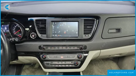 KIA CARNIVAL 7-SEATER LIMOUSINE