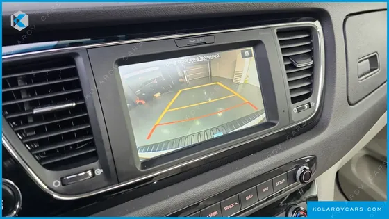 KIA CARNIVAL 7-SEATER LIMOUSINE