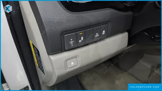 KIA CARNIVAL 7-SEATER LIMOUSINE