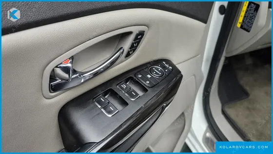 KIA CARNIVAL 7-SEATER LIMOUSINE