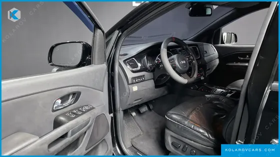 KIA CARNIVAL 9-SEATER HI-LIMOUSINE