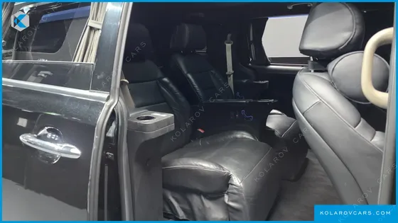 KIA CARNIVAL 9-SEATER HI-LIMOUSINE