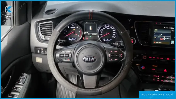 KIA CARNIVAL 9-SEATER HI-LIMOUSINE