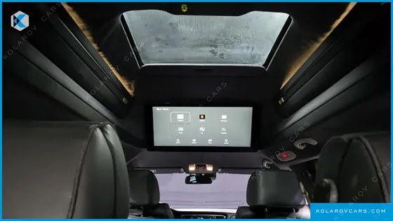 KIA CARNIVAL 9-SEATER HI-LIMOUSINE