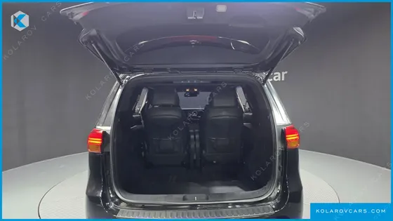 KIA CARNIVAL 9-SEATER HI-LIMOUSINE
