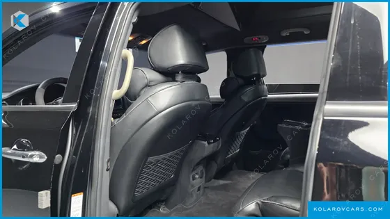 KIA CARNIVAL 9-SEATER HI-LIMOUSINE