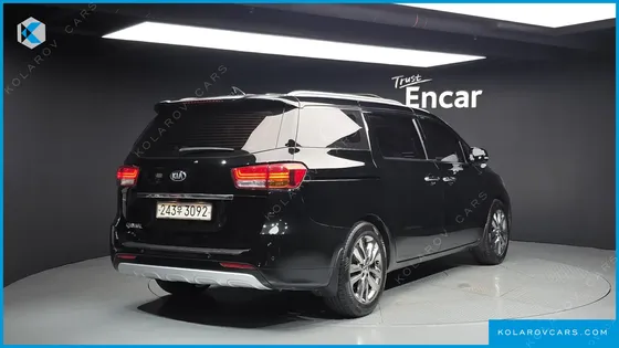 KIA CARNIVAL 9-SEATER NOBLESSE
