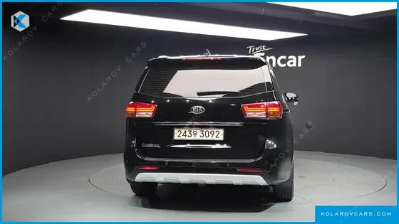 KIA CARNIVAL 9-SEATER NOBLESSE