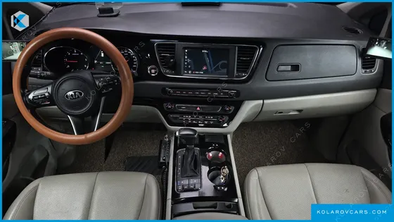 KIA CARNIVAL 9-SEATER NOBLESSE