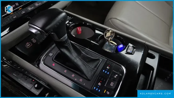 KIA CARNIVAL 9-SEATER NOBLESSE