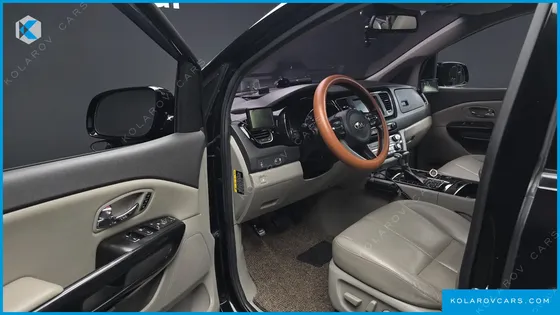 KIA CARNIVAL 9-SEATER NOBLESSE