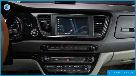 KIA CARNIVAL 9-SEATER NOBLESSE