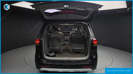 KIA CARNIVAL 9-SEATER NOBLESSE