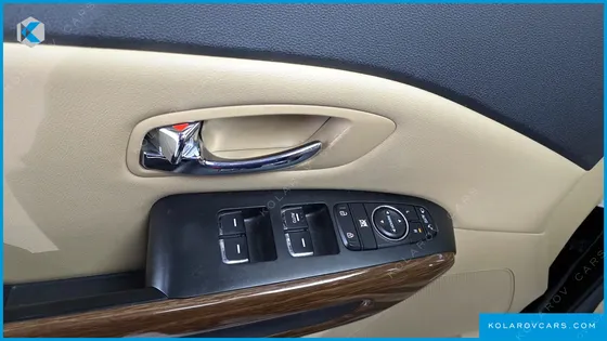 KIA CARNIVAL 9-SEATER HI-LIMOUSINE