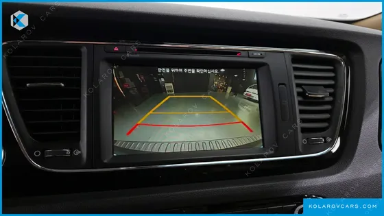 KIA CARNIVAL 9-SEATER HI-LIMOUSINE