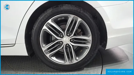 HYUNDAI GRANDEUR 2.4 PREMIUM