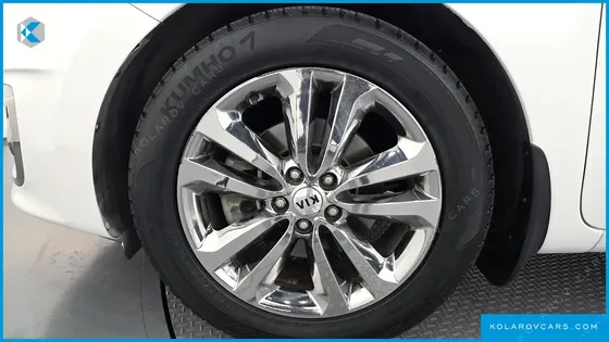 KIA CARNIVAL 9-SEATER PRESTIGE
