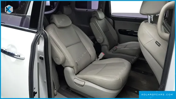 KIA CARNIVAL 9-SEATER PRESTIGE