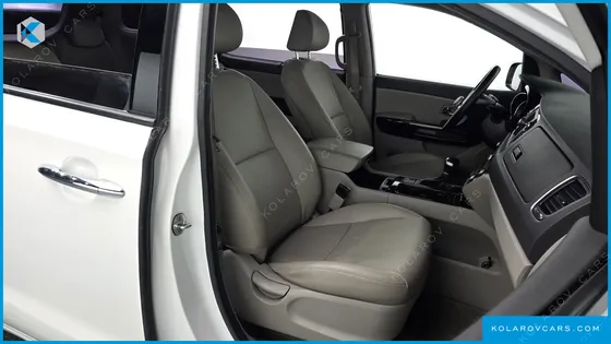 KIA CARNIVAL 9-SEATER PRESTIGE