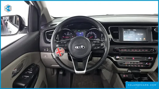 KIA CARNIVAL 9-SEATER PRESTIGE