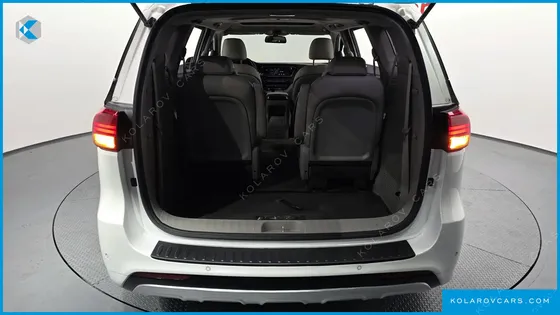 KIA CARNIVAL 9-SEATER PRESTIGE