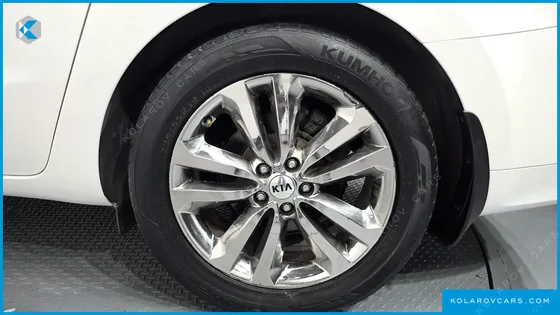KIA CARNIVAL 9-SEATER PRESTIGE