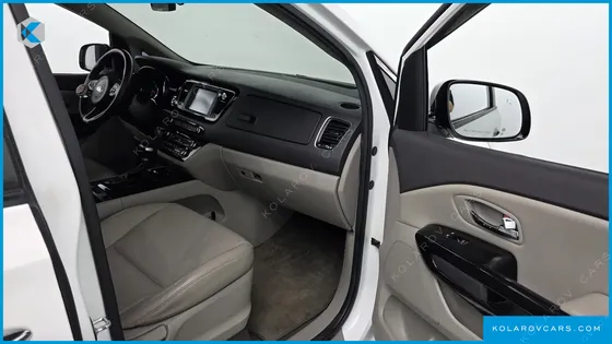 KIA CARNIVAL 9-SEATER PRESTIGE