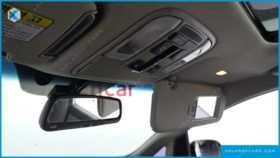 KIA CARNIVAL 9-SEATER PRESTIGE