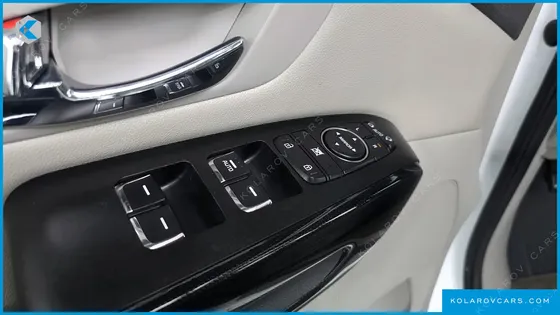 KIA CARNIVAL 9-SEATER PRESTIGE