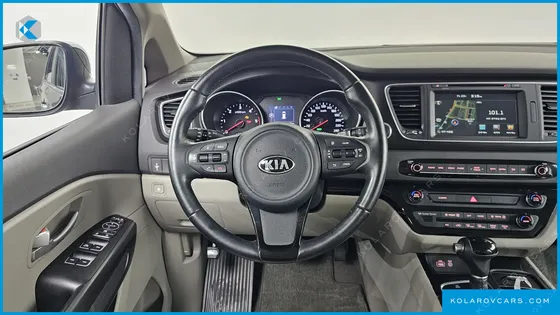 KIA CARNIVAL 9-SEATER LUXURY