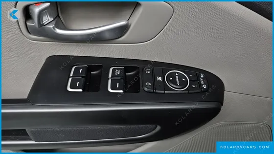 KIA CARNIVAL 9-SEATER LUXURY