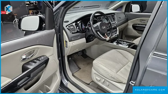 KIA CARNIVAL 9-SEATER PRESTIGE