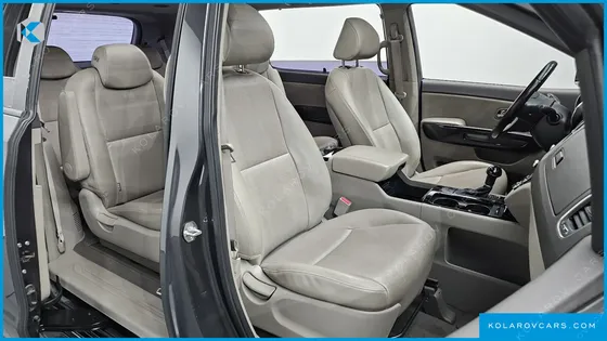 KIA CARNIVAL 9-SEATER PRESTIGE