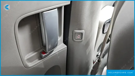 KIA CARNIVAL 9-SEATER PRESTIGE
