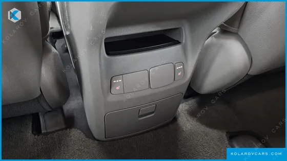 KIA CARNIVAL 9-SEATER PRESTIGE