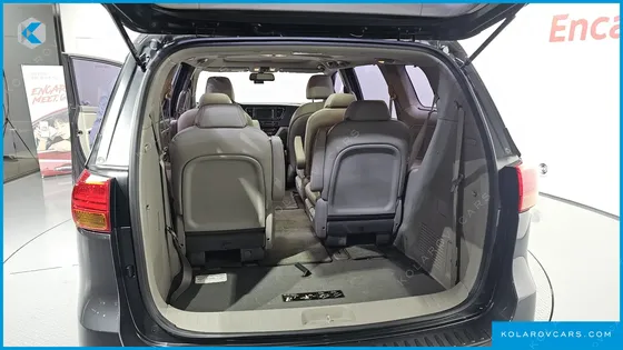 KIA CARNIVAL 9-SEATER PRESTIGE