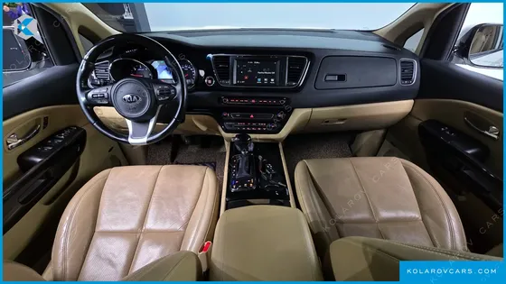KIA CARNIVAL 7-SEATER LIMOUSINE