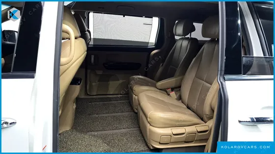 KIA CARNIVAL 7-SEATER LIMOUSINE