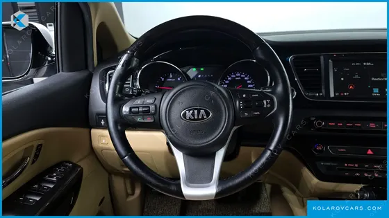 KIA CARNIVAL 7-SEATER LIMOUSINE