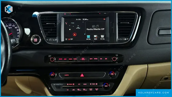 KIA CARNIVAL 7-SEATER LIMOUSINE