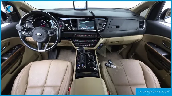 KIA CARNIVAL GASOLINE 7-SEATER HI-LIMOUSINE
