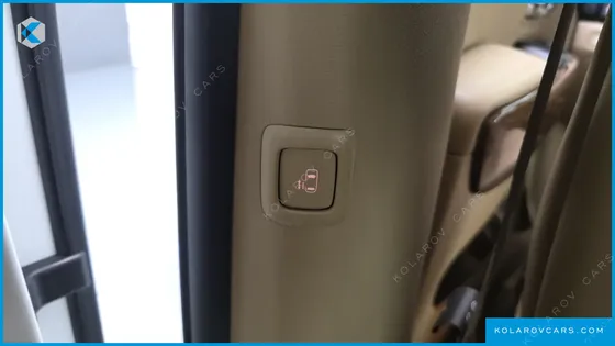 KIA CARNIVAL GASOLINE 7-SEATER HI-LIMOUSINE